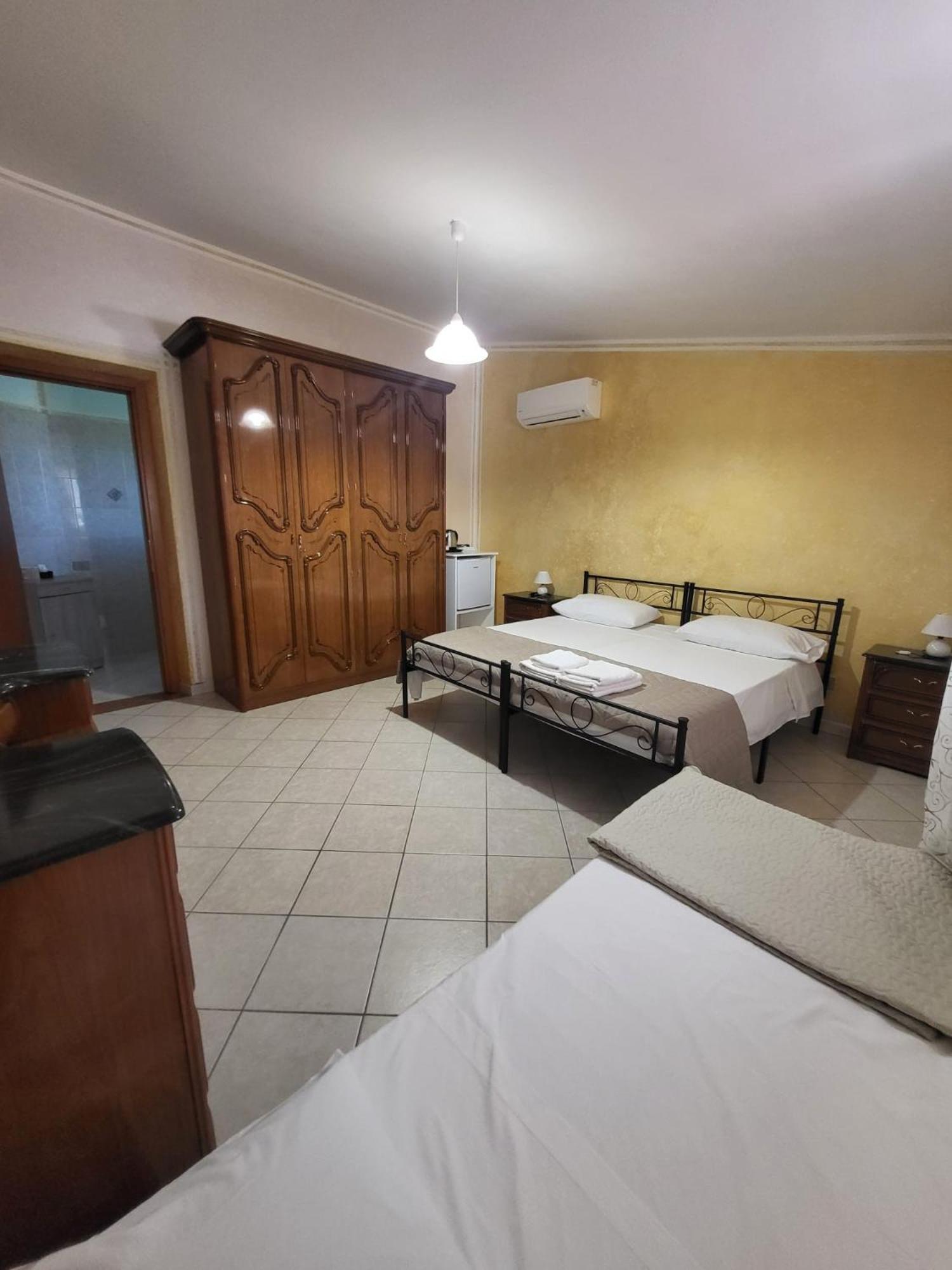 B&B Il Girasole SantʼAnna Arresi Esterno foto