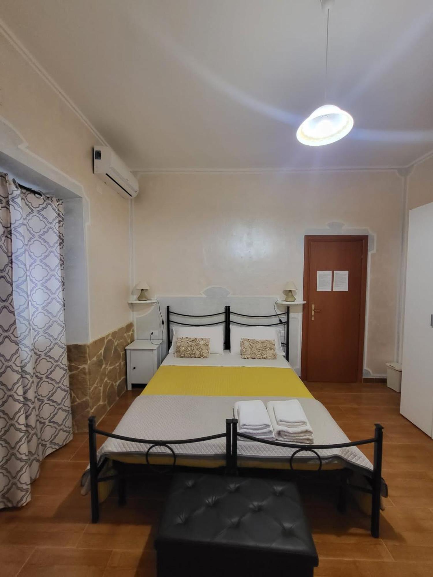 B&B Il Girasole SantʼAnna Arresi Esterno foto