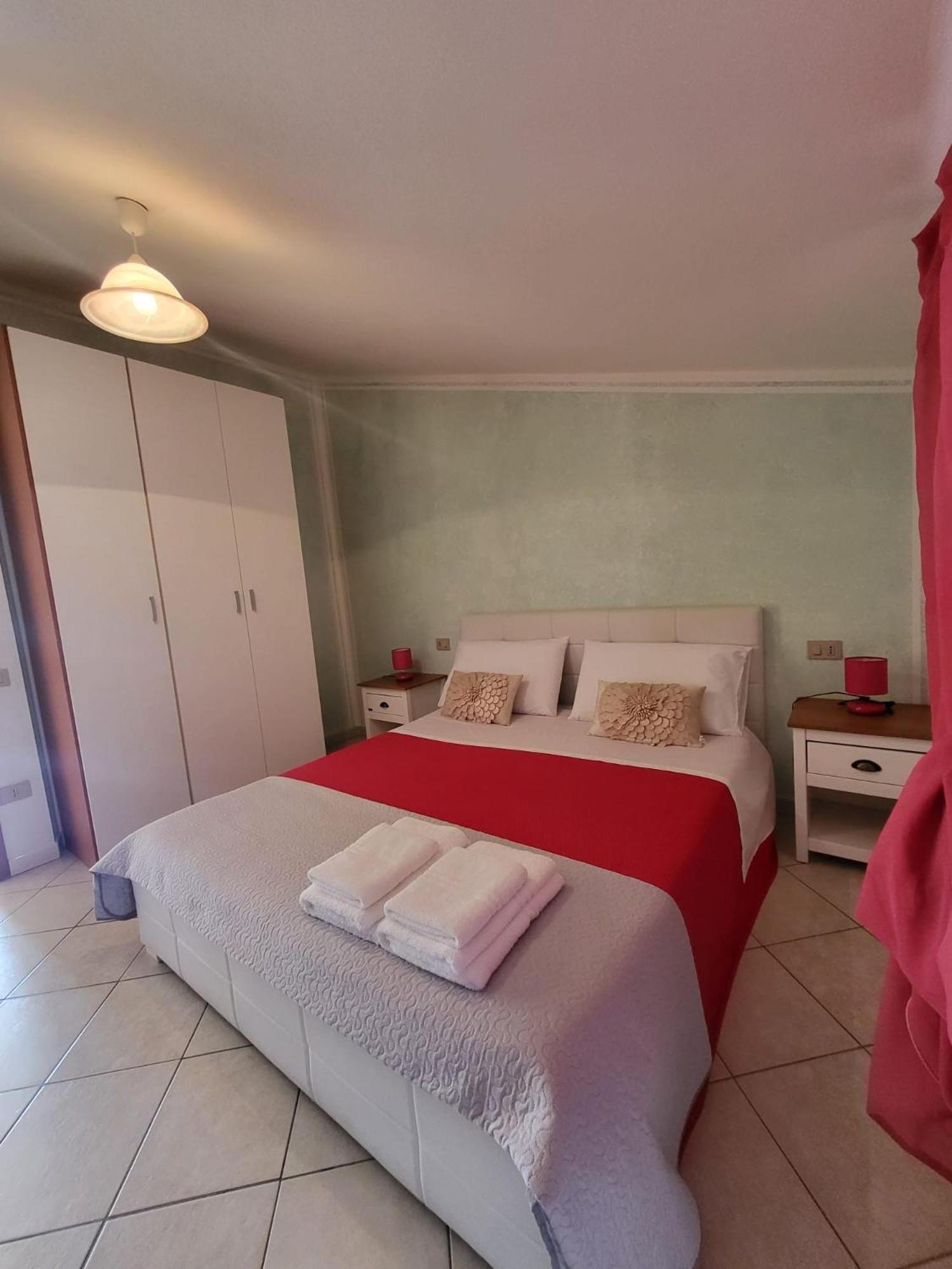 B&B Il Girasole SantʼAnna Arresi Esterno foto